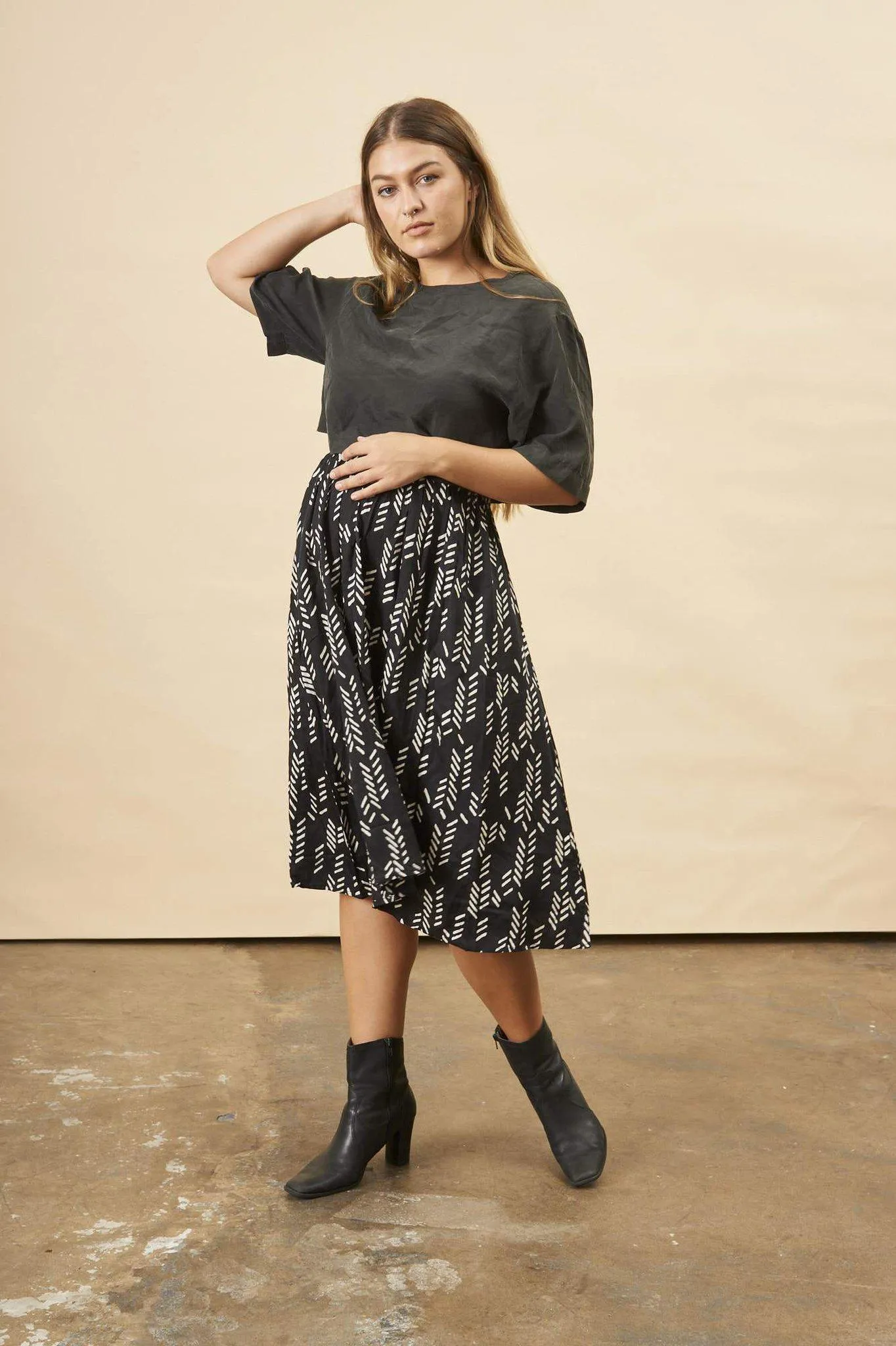 Stylized Feather Midi Skirt Black & Cream